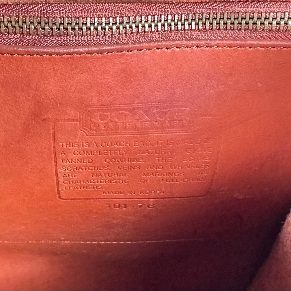 COACH VINTAGE Large Turn-lock Glove Tanned Leather Backpack in British Tan - Picture 15 of 16